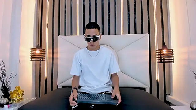 santiago deluca online show from April 7, 2026, 7:48 pm