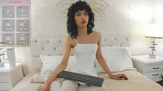 Julietta    online show from May 14, 2026, 12:46 pm