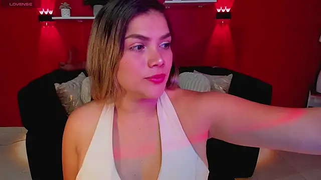 Snapshot of Sofia_Velvetx chatting on April 14, 2026, 2:11 pm Sofia Velvetx online show from April 14, 2026, 2:11 pm