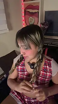 Snapshot of NinaValencia_ chatting on May 23, 2026, 11:15 pm NinaValencia online show from May 23, 2026, 11:15 pm