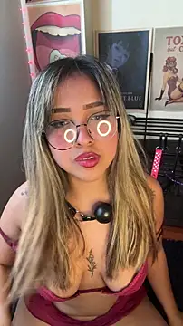 Snapshot of NinaValencia_ chatting on May 20, 2026, 7:11 pm NinaValencia online show from May 20, 2026, 7:11 pm
