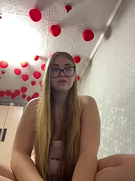Snapshot of MissAuroraX chatting on April 20, 2026, 10:00 pm MissAuroraX online show from April 20, 2026, 10:00 pm