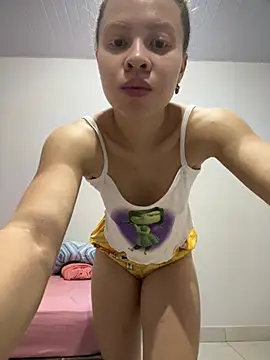 Snapshot of jhully_hot chatting on May 17, 2026, 1:11 pm jhully hot online show from May 17, 2026, 1:11 pm