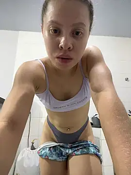 Snapshot of jhully_hot chatting on May 15, 2026, 11:36 pm jhully hot online show from May 15, 2026, 11:36 pm