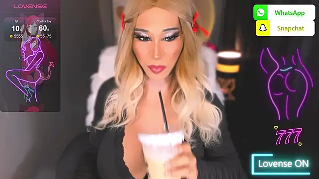 Snapshot of xSelfsuckerMistressVanyax chatting on June 8, 2026, 5:24 pm xSelfsuckerMistressVanyax online show from June 8, 2026, 5:24 pm
