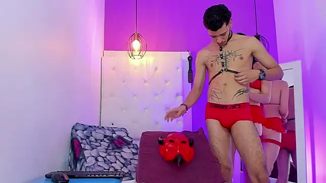Camila and Johan naughty online show from May 29, 2026, 7:53 pm