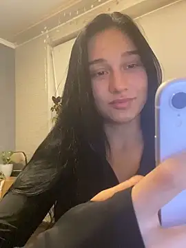 camila beautiful online show from April 26, 2026, 7:33 pm