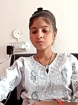 Snapshot of TANU01990 chatting on April 3, 2026, 4:19 am TANU01990 online show from April 3, 2026, 4:19 am