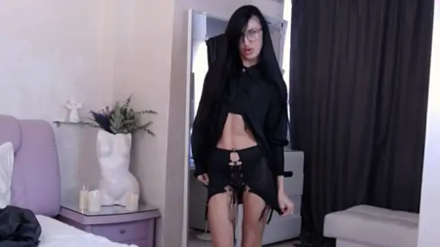 AriannaCruise online show from May 16, 2026, 4:11 am