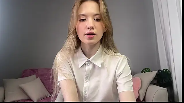 Snapshot of keep_magic chatting on May 17, 2026, 7:41 am keep magic online show from May 17, 2026, 7:41 am