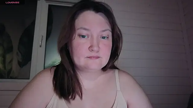 Snapshot of elegant_pleasure chatting on April 6, 2026, 6:42 pm elegant pleasure online show from April 6, 2026, 6:42 pm