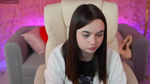 Snapshot of LeslyPeach_ chatting on March 27, 2026, 2:07 pm LeslyPeach online show from March 27, 2026, 2:07 pm