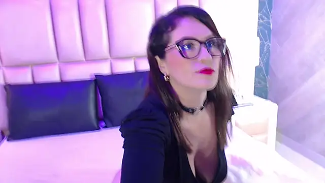 Snapshot of BiancaRoyalle chatting on April 5, 2026, 12:56 pm BiancaRoyalle online show from April 5, 2026, 12:56 pm