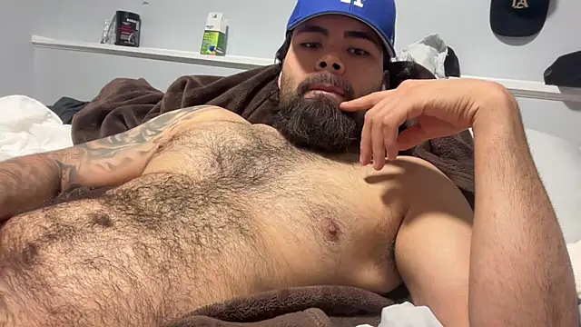 latinoo hott22 online show from May 23, 2026, 6:23 am