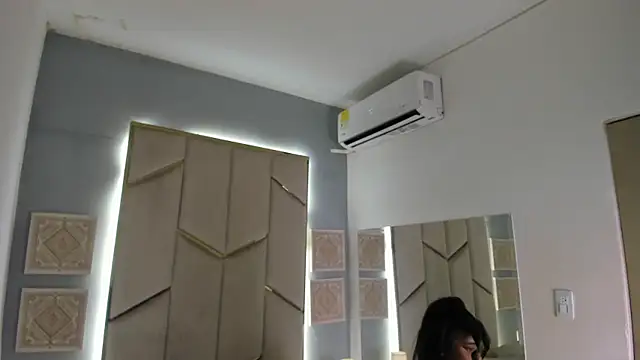 MonicaRogers online show from April 9, 2026, 4:36 am