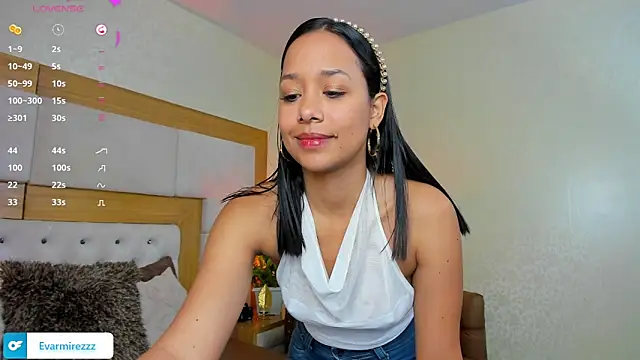 Snapshot of Venezuelan_Butt chatting on May 18, 2026, 1:27 pm Venezuelan Butt online show from May 18, 2026, 1:27 pm