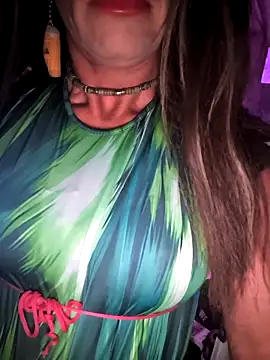 DomMONIKA online show from May 8, 2026, 9:18 pm