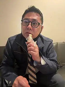 RYUICHI 1919 online show from May 7, 2026, 10:40 am