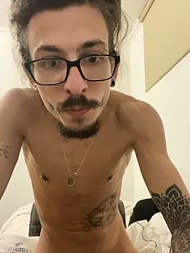 younghotcook online show from March 28, 2026, 3:07 am