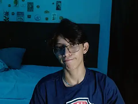 Snapshot of VazacGaming chatting on May 18, 2026, 4:07 am VazacGaming online show from May 18, 2026, 4:07 am