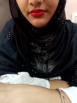 Miss Noor   online show from May 31, 2026, 6:08 am