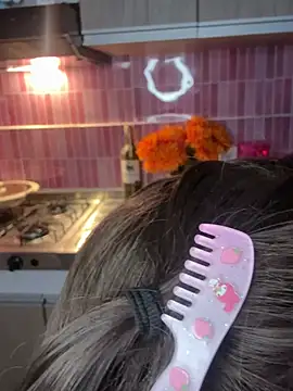 slyveon online show from April 4, 2026, 7:37 am