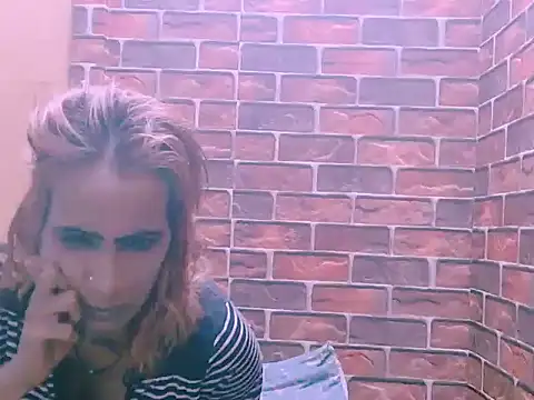 Alanadelray21 online show from April 6, 2026, 5:25 pm