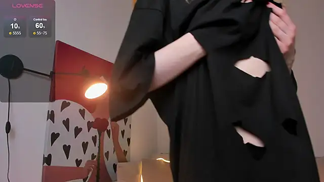 Bella Brow online show from April 16, 2026, 9:39 pm