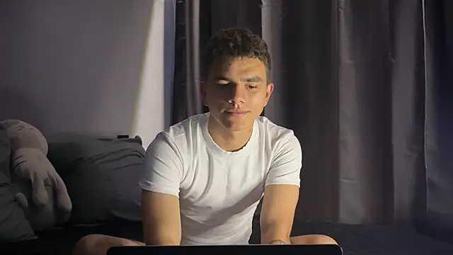 MaxWoolf online show from July 8, 2026, 1:45 pm