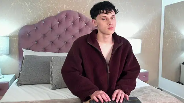 Snapshot of LephyStar chatting on April 6, 2026, 3:35 am LephyStar online show from April 6, 2026, 3:35 am