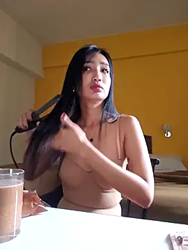 Emceeeeee25 online show from March 29, 2026, 4:47 am