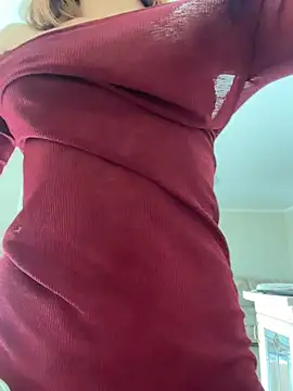 Snapshot of AriaPureTemptation chatting on May 18, 2026, 2:33 am AriaPureTemptation online show from May 18, 2026, 2:33 am