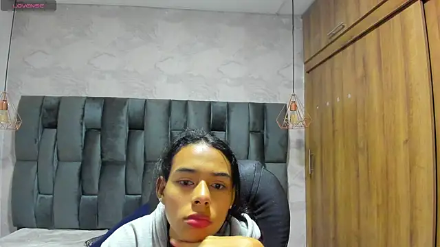 Snapshot of miarivers_1 chatting on April 8, 2026, 1:01 pm miarivers 1 online show from April 8, 2026, 1:01 pm