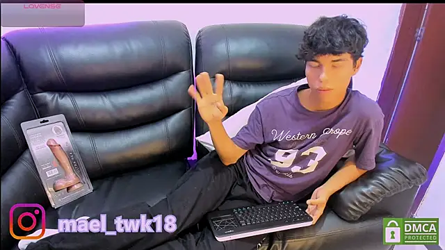 Snapshot of Mael_Twink chatting on April 11, 2026, 7:06 pm Mael Twink online show from April 11, 2026, 7:06 pm