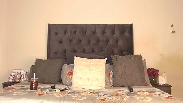 Snapshot of AdventuresLove7 chatting on April 12, 2026, 5:27 pm AdventuresLove7 online show from April 12, 2026, 5:27 pm