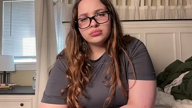 Seraphinawild online show from April 8, 2026, 3:02 pm