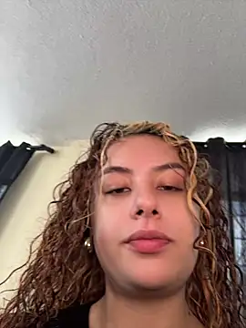 Snapshot of Amber-fire chatting on April 26, 2026, 5:10 pm Amber-fire online show from April 26, 2026, 5:10 pm