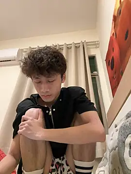 sexyboy-3525 online show from May 3, 2026, 12:09 pm