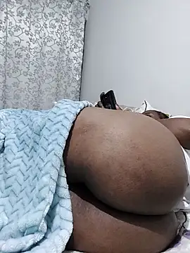 Snapshot of Dutches101 chatting on April 15, 2026, 3:23 am Dutches101 online show from April 15, 2026, 3:23 am