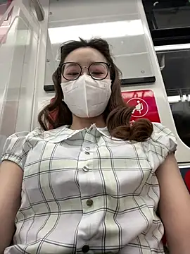 meimeibuguai online show from June 25, 2026, 12:10 pm