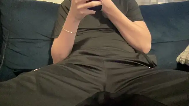 Snapshot of NaughtysecretsDE chatting on March 30, 2026, 3:35 pm NaughtysecretsDE online show from March 30, 2026, 3:35 pm