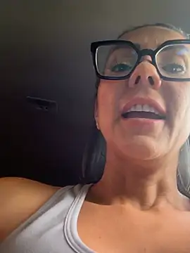 Snapshot of SofiParma chatting on June 22, 2026, 10:40 pm SofiParma online show from June 22, 2026, 10:40 pm