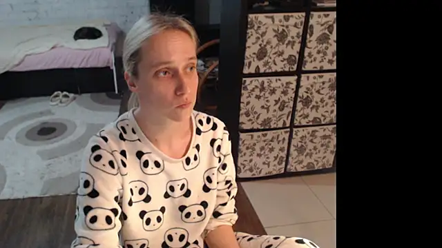 Snapshot of Sweet_hot_shrmp chatting on June 23, 2026, 7:56 pm Sweet hot shrmp online show from June 23, 2026, 7:56 pm