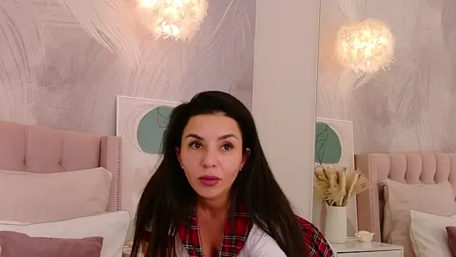 MonicaRamoss online show from May 4, 2026, 4:54 pm