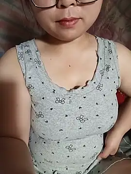 jas-cutle online show from May 19, 2026, 1:43 am