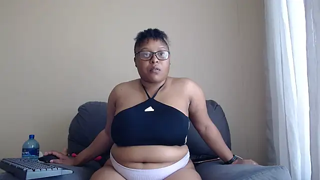 xxZoeyx online show from March 13, 2026, 7:02 am