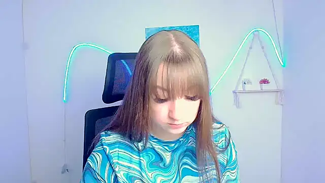 Snapshot of Tiffani_Angel chatting on April 27, 2026, 11:19 am Tiffani Angel online show from April 27, 2026, 11:19 am