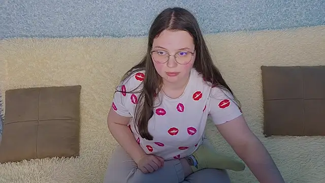 Snapshot of SofiDreamm chatting on April 7, 2026, 2:19 pm SofiDreamm online show from April 7, 2026, 2:19 pm