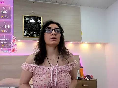 Snapshot of Ellaa_honey chatting on April 20, 2026, 1:13 pm Ellaa honey online show from April 20, 2026, 1:13 pm