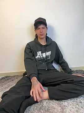 Omeo Ryan online show from March 31, 2026, 1:57 pm